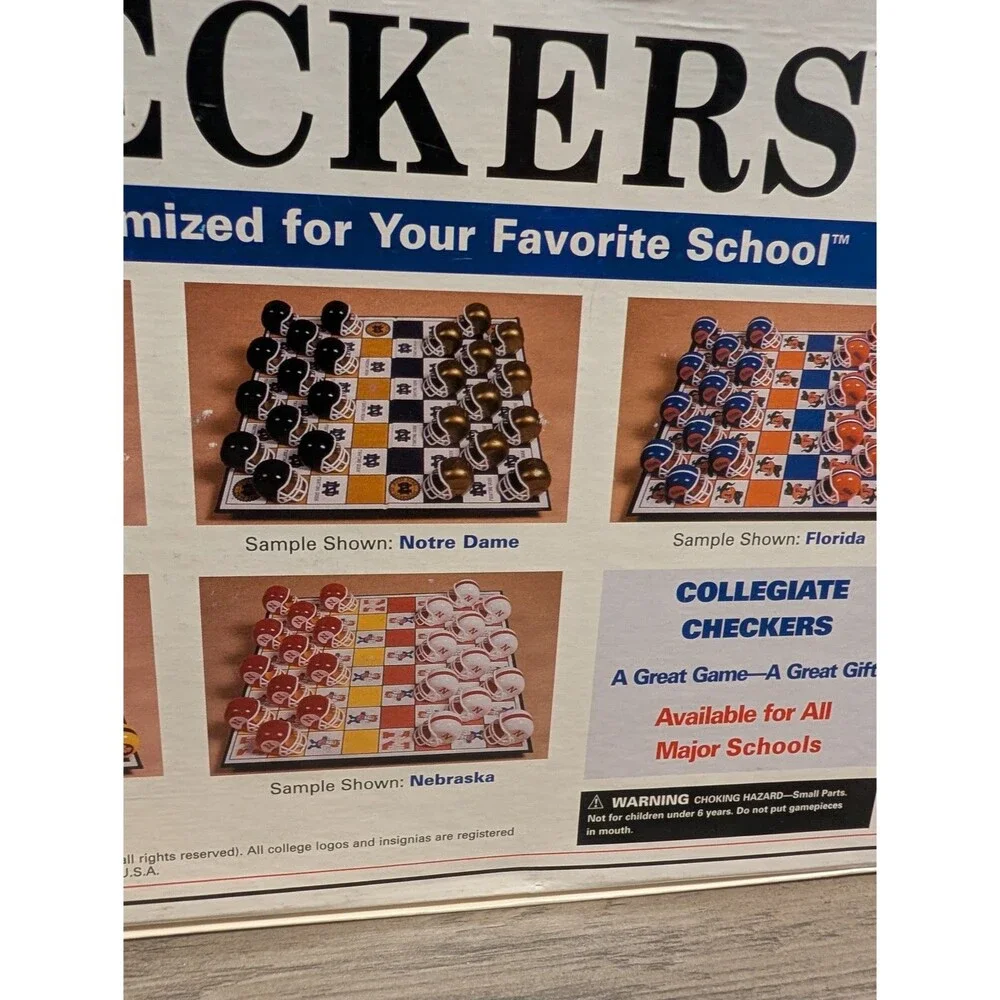 1994 Florida Gators Collegiate Checkers Board Game Football Helmet Pieces
